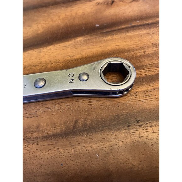 Snap-On R1618S 1/2" & 9/16" Ratcheting Box End Wrench 6-Point - Picture 4 of 10